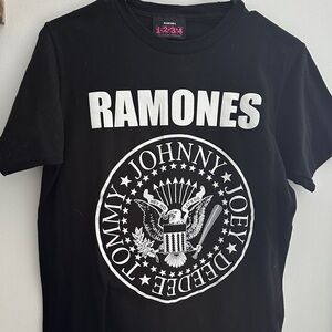 Ramons t shirt